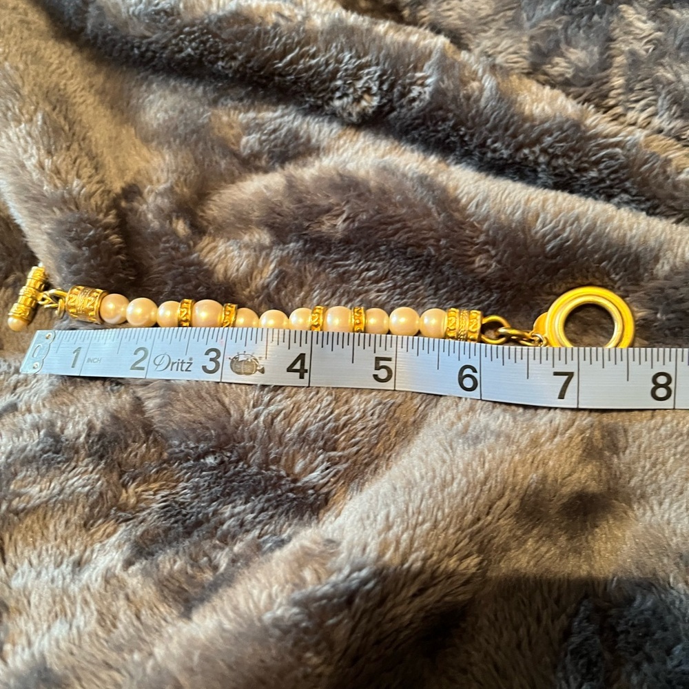 Premier Jewelry Vintage Gold and Faux Pearl Beaded Bracelet - Picture 4 of 5